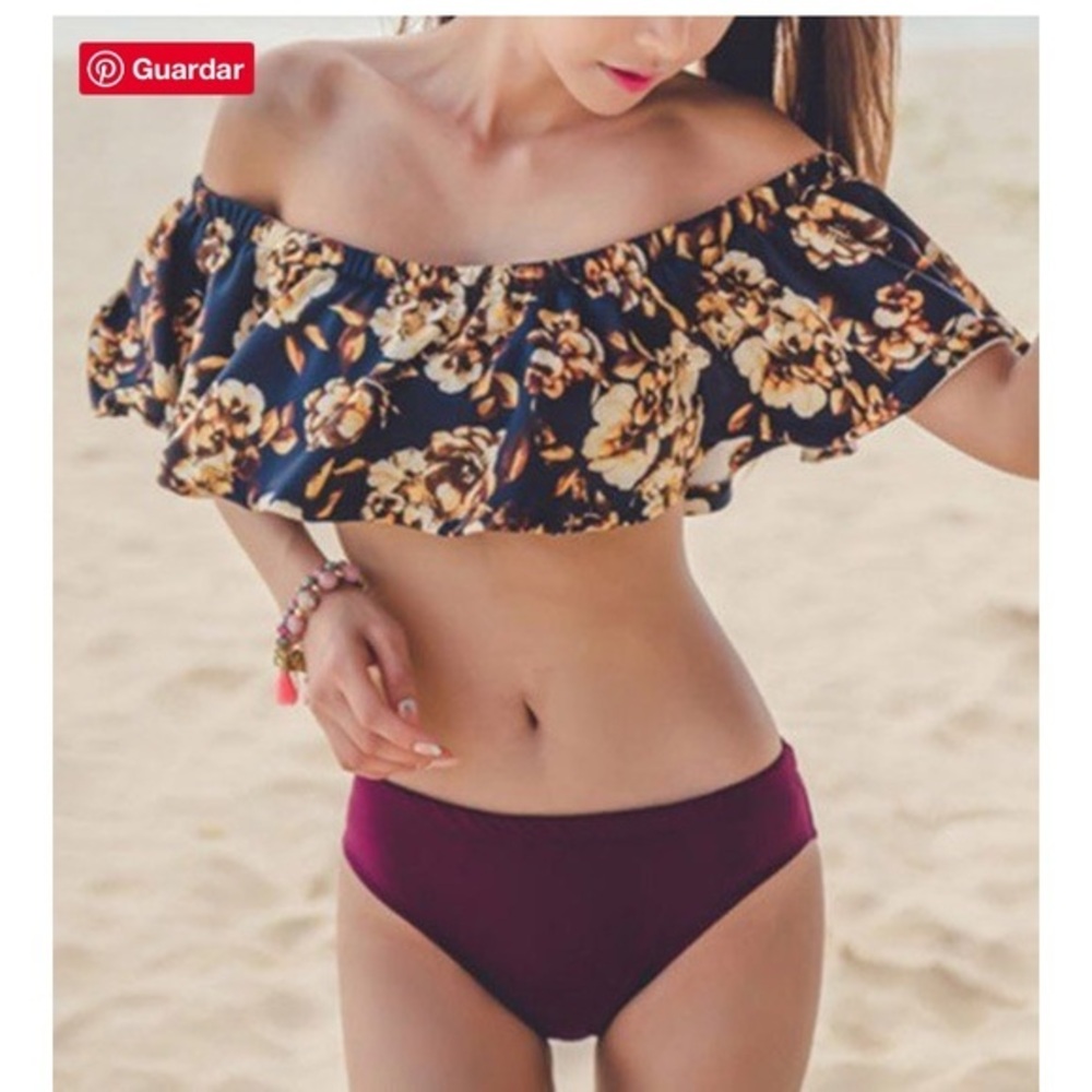 Cute bathing suit top size large